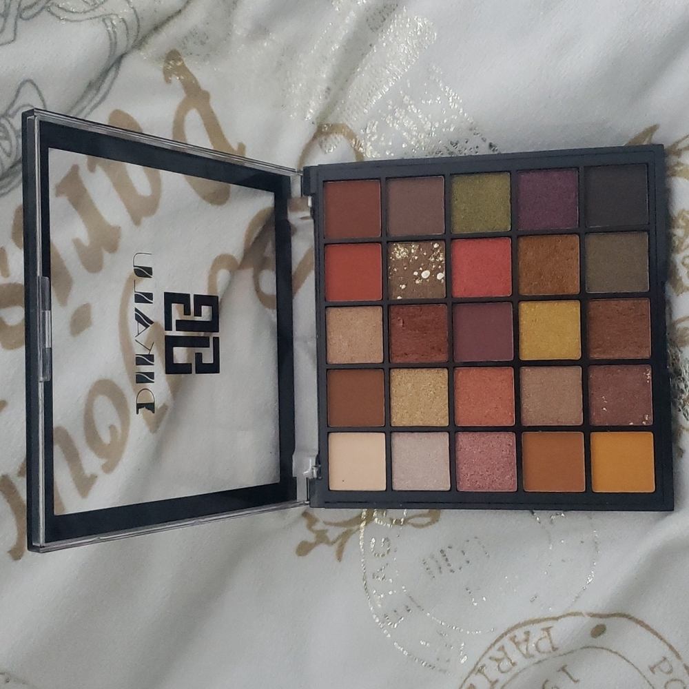 HP🎉Dikalu Eyeshadow